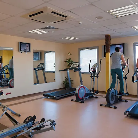 أكوا فندق 4*