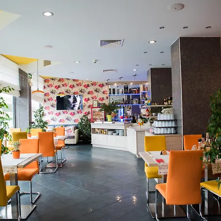 阿奎亚酒店 酒店 瓦爾納